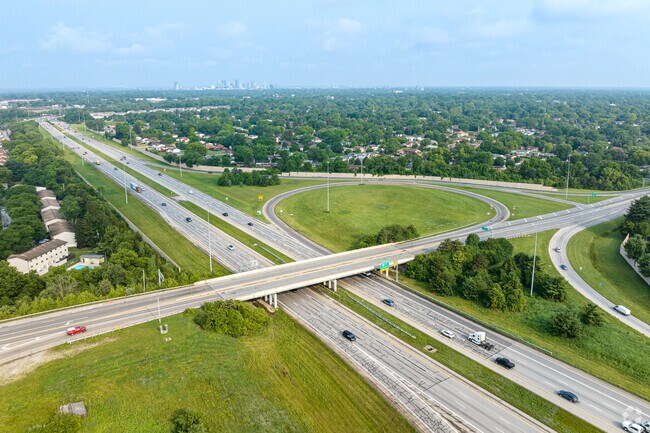 With I-70 to the North and I-270 South of Glenbrook it is easy to navigate Columbus.