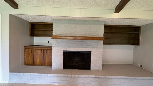 Building Photo - 2607 Bermuda Dunes Dr
