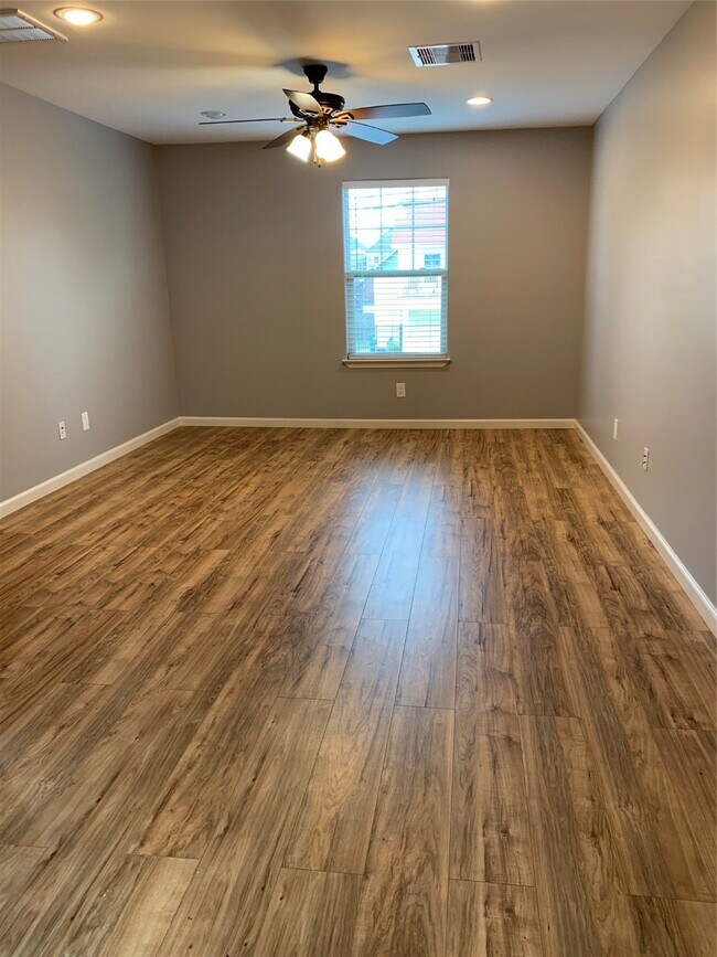 Foto del edificio - 602 W 18th St
