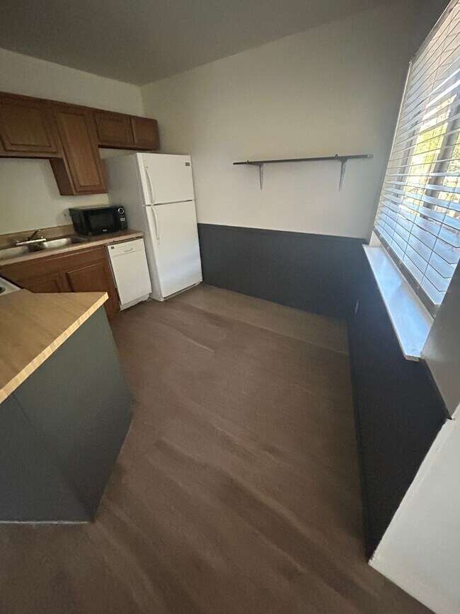 Foto del edificio - 1642 Post Rd