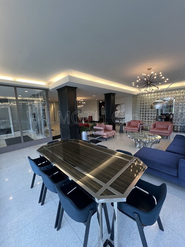 Foto del edificio - 3965 N Meridian St