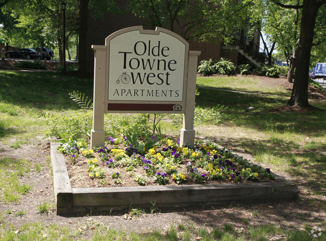 Building Photo - Olde Towne West