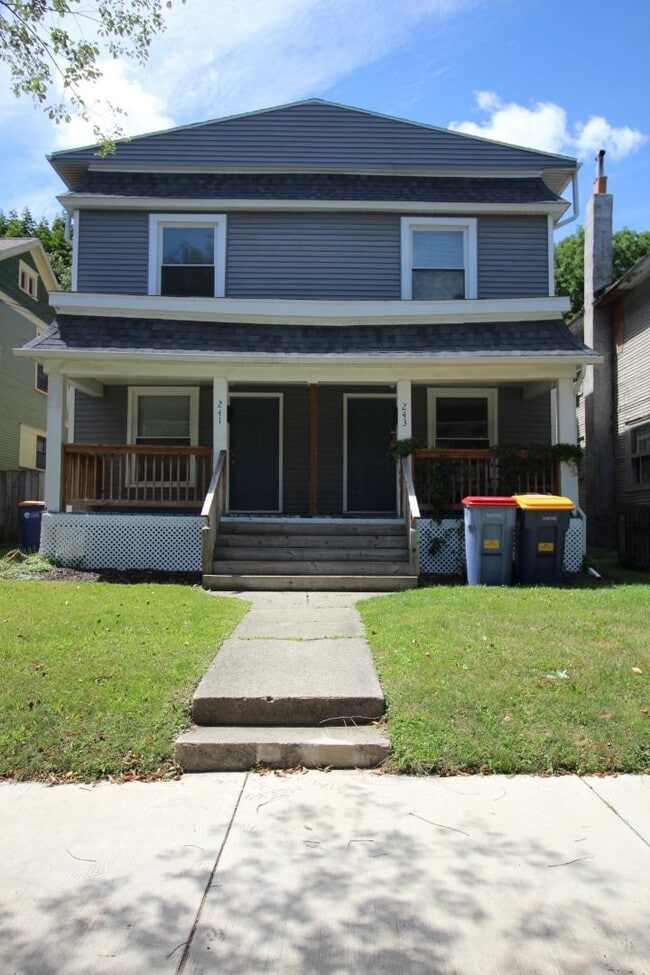 Building Photo - 243 Valley Ave NW