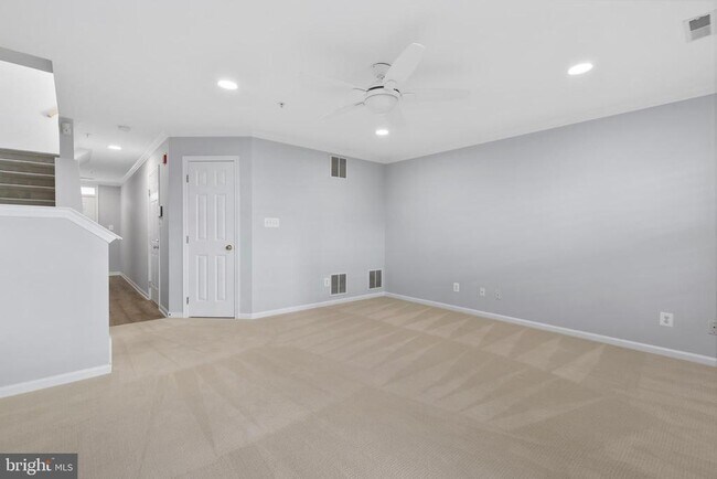 Foto del edificio - 351 Livermore Ln