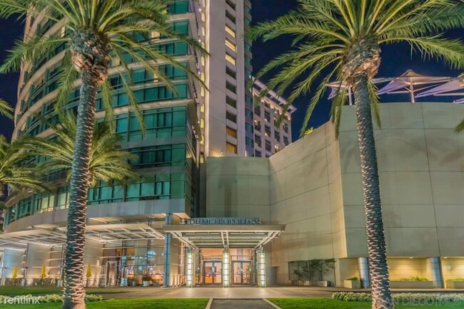 Foto del edificio - 2 br, 2.5 bath House - 165 6th Ave Unit 2301