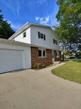 Building Photo - 3656 Glenhaven Ln