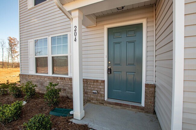 Foto del edificio - BEAUTIFUL 4 Bedroom Home Minutes from I-77