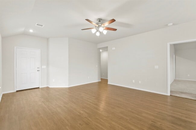 Foto del edificio - 363 Cumberland Forest Dr