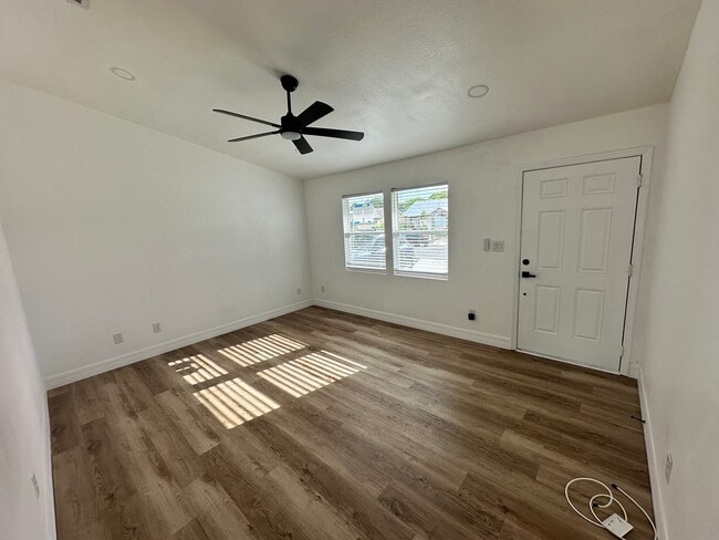 Building Photo - 2517 Oak Hollow Dr