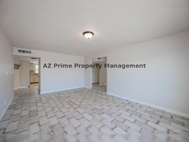 Foto del edificio - 1141 W Linda Ln