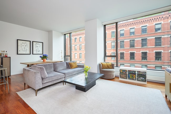 Building Photo - 505 Greenwich St