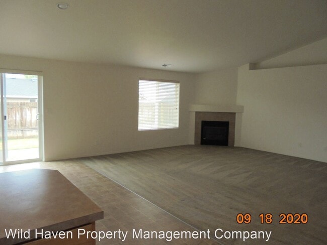 Building Photo - 3 br, 2 bath House - 299 SW Mt. Mazama