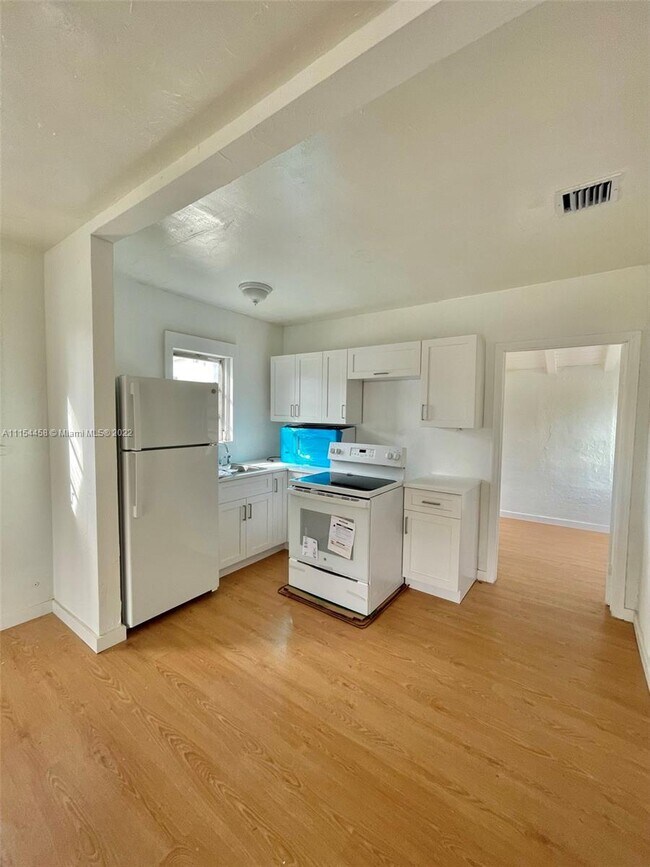 Foto del edificio - 1945 NW 49th St