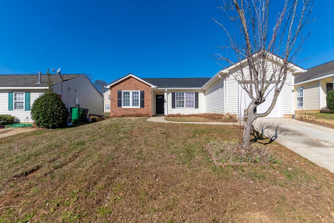 Building Photo - 2736 Fairstone Ave