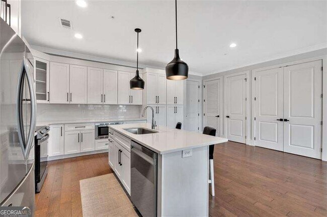 Building Photo - 6890 Peachtree Blvd