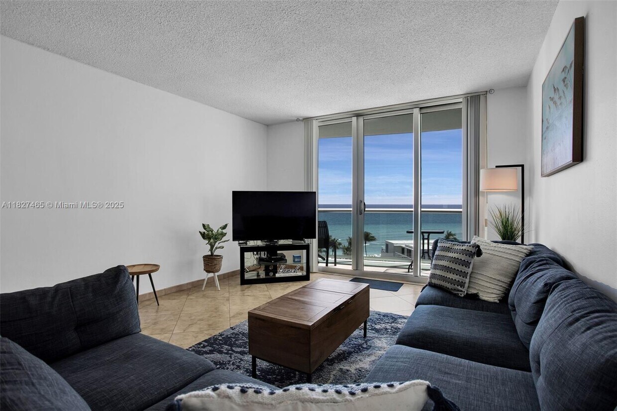 Primary Photo - 3901 S Ocean Dr