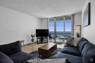 Building Photo - 3901 S Ocean Dr