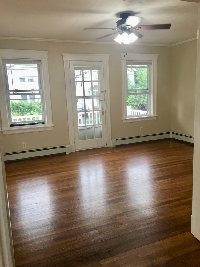 Building Photo - 68 Edenfield Ave