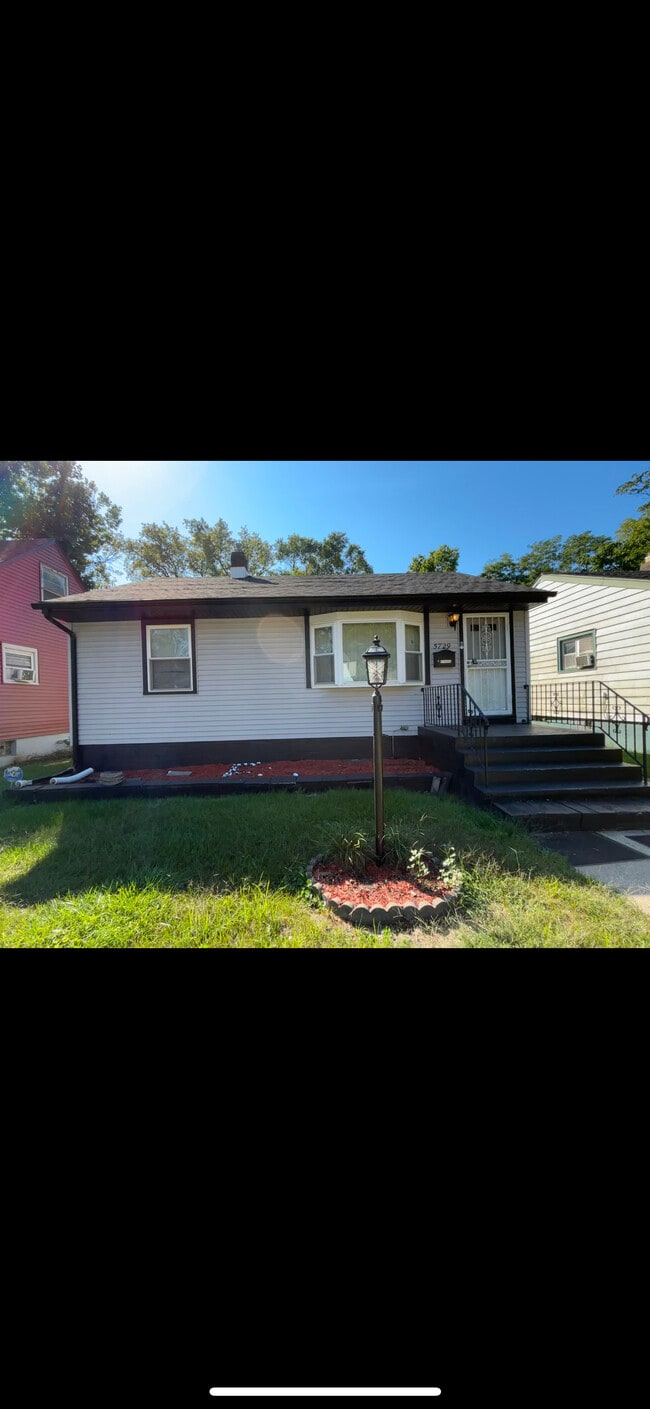 Building Photo - 5729 W 6th Ave