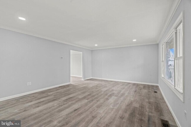 Foto del edificio - 48 Marboro Ln