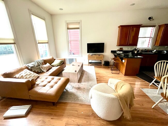 Building Photo - 2152 NW Flanders St