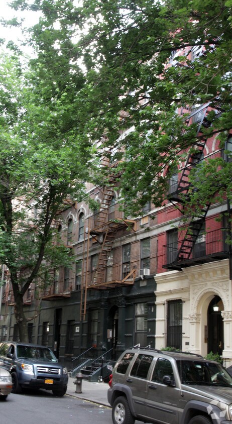 Foto principal - 329 E 92nd St