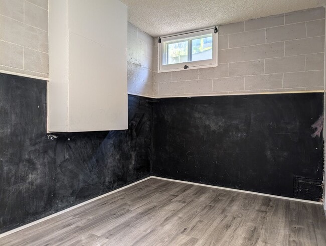 Building Photo - Low maintenance 3 bedroom!