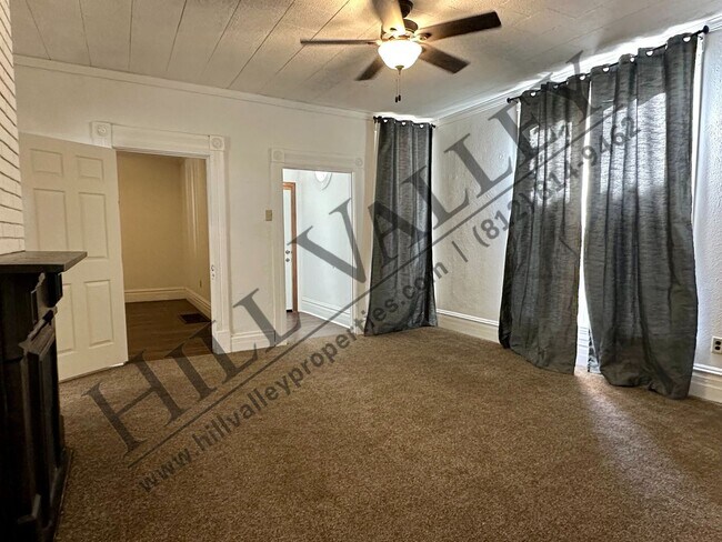 Foto del edificio - Large four bedroom in Farrington's Grove H...