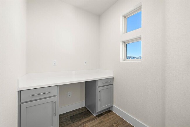 Building Photo - 6209 Dumfries Ln