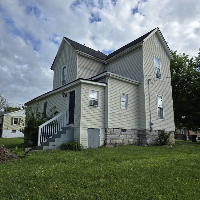 Building Photo - 1028 Pennsylvania Ave