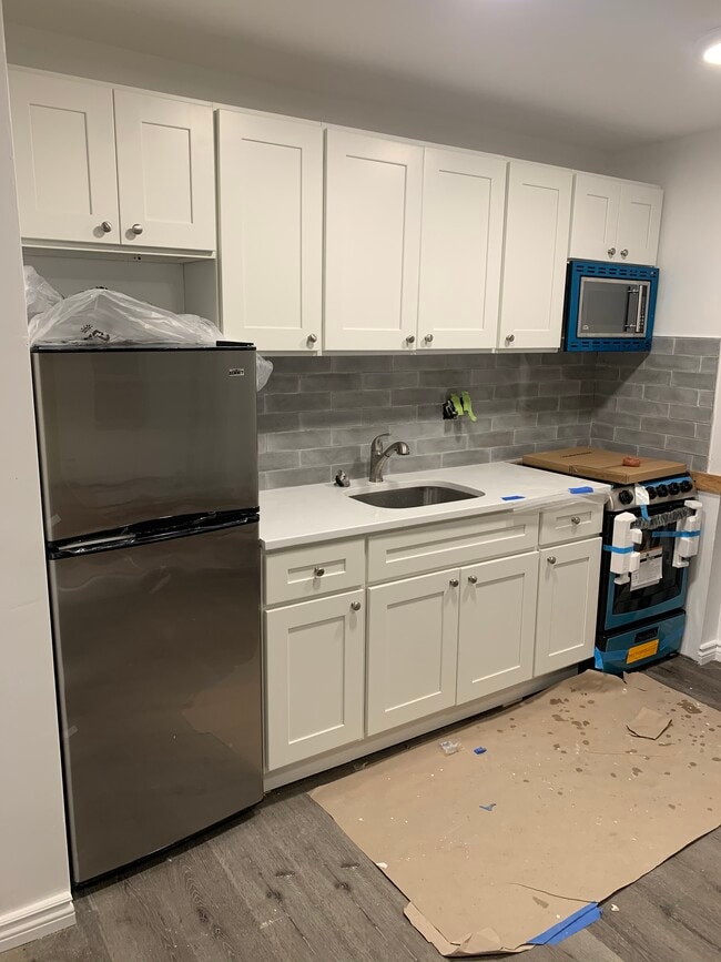 Kitchen - 223 1st Ave