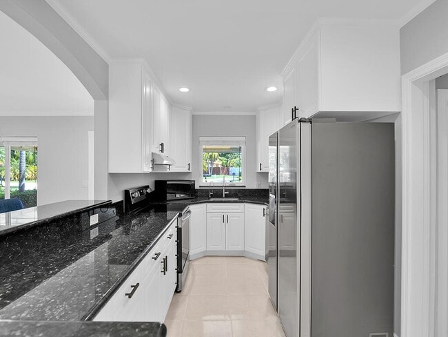 Building Photo - 3104 Pierson Dr
