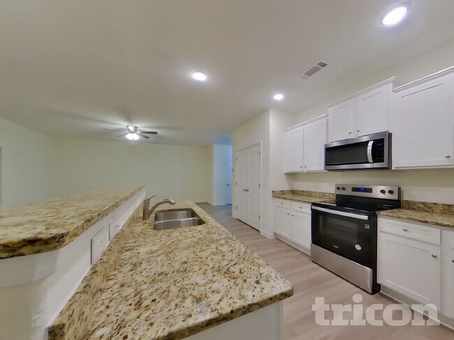 Building Photo - 2729 Yurman Rd