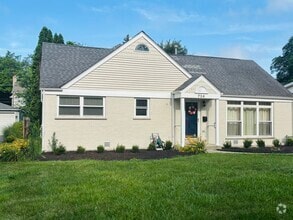 Building Photo - 724 Justina St