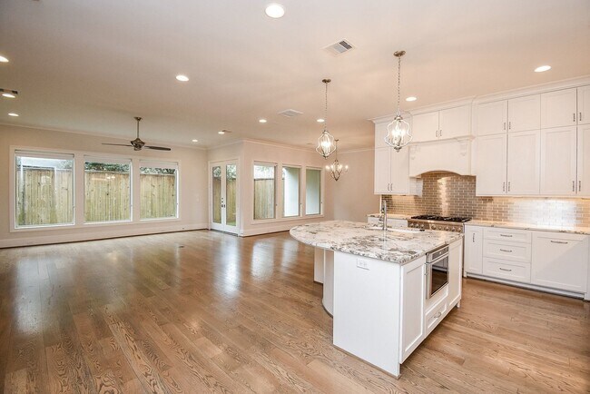 Building Photo - 810 Remington Glade Dr