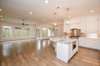 Building Photo - 810 Remington Glade Dr