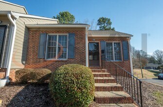 Building Photo - 2626 Hitchcock Dr