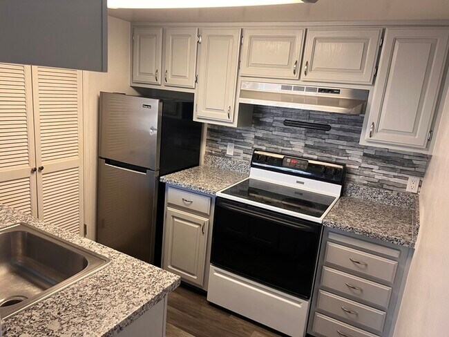 Building Photo - 955 Fulton Avenue #548, Sacramento, Ca 95825