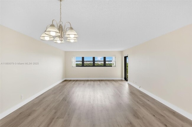 Building Photo - 3200 Port Royale Dr N