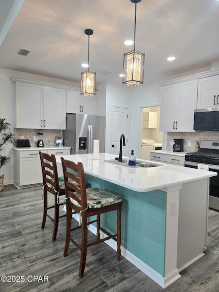 Foto del edificio - 8958 Parrot Pl