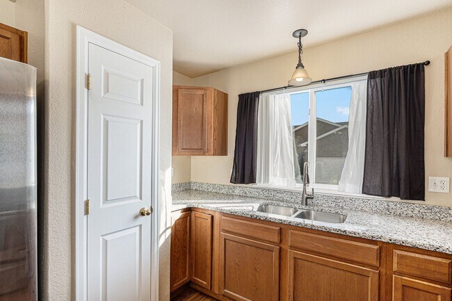 Foto del edificio - Ranch style, 3 beds, garage and AC