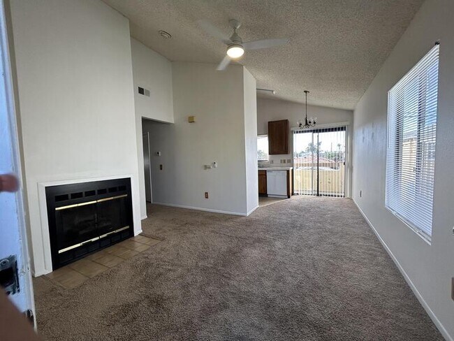 Foto del edificio - 4576 Hawley Blvd
