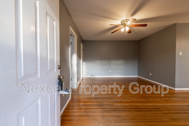 Foto del edificio - 430 N Graham St