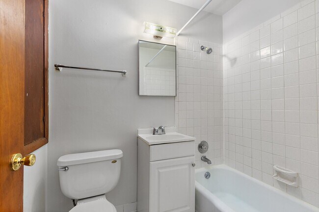 Building Photo - 1106 22nd Avenue