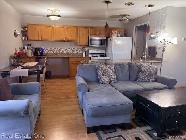 Foto del edificio - 23677 Stonehenge Blvd