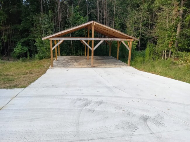 Building Photo - 858 Mann Rd