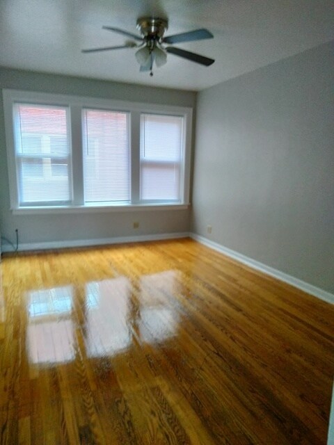 Foto del edificio - 3115 W Foster Ave