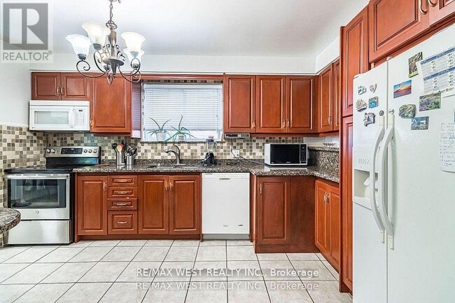 Building Photo - 24 Clarion Rd