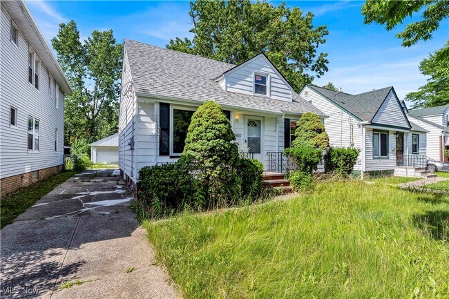 Foto del edificio - 17801 Grovewood Ave