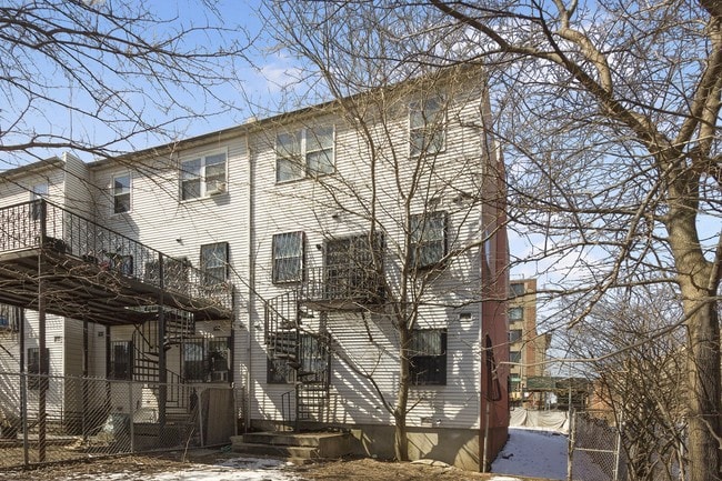 Building Photo - 738 Elton Ave
